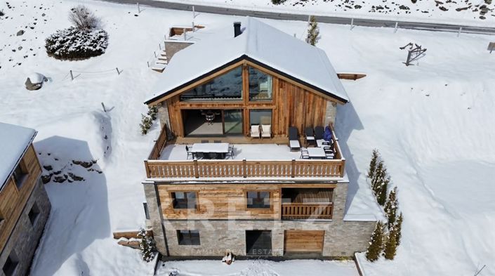 Image No.17-6 Bed Property for sale