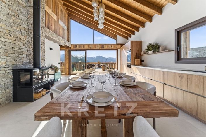 Image No.5-6 Bed Property for sale