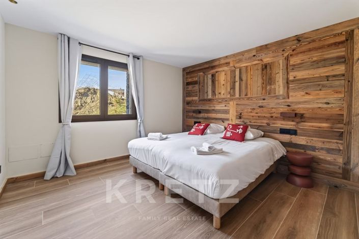 Image No.9-6 Bed Property for sale