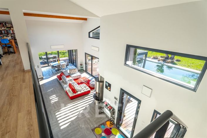 Image No.12-6 Bed House for sale