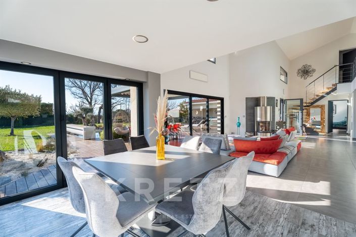 Image No.3-6 Bed House for sale