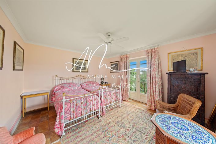 Image No.14-7 Bed House for sale