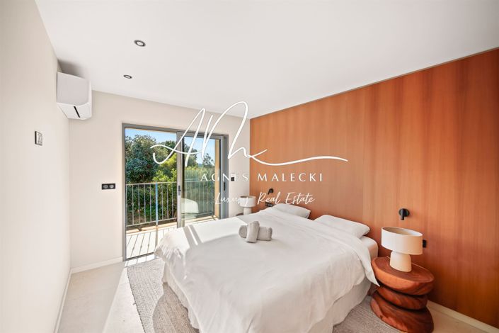 Image No.13-6 Bed House for sale