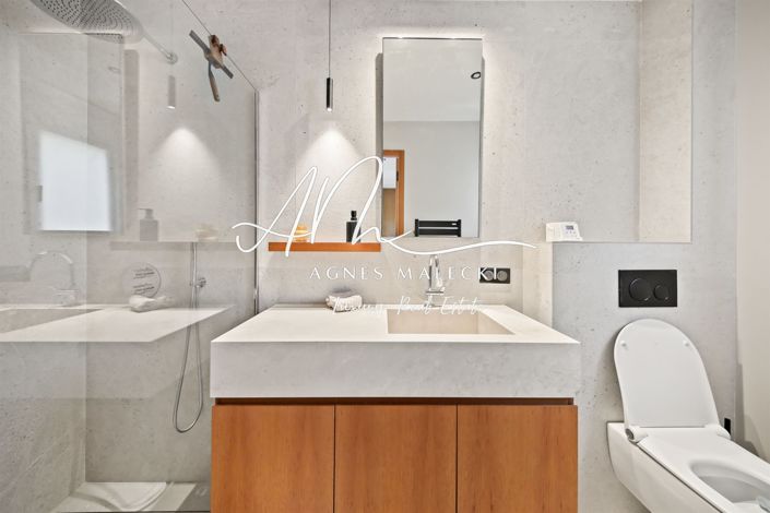 Image No.14-6 Bed House for sale