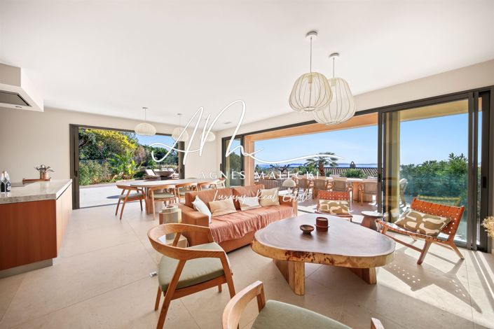 Image No.5-6 Bed House for sale