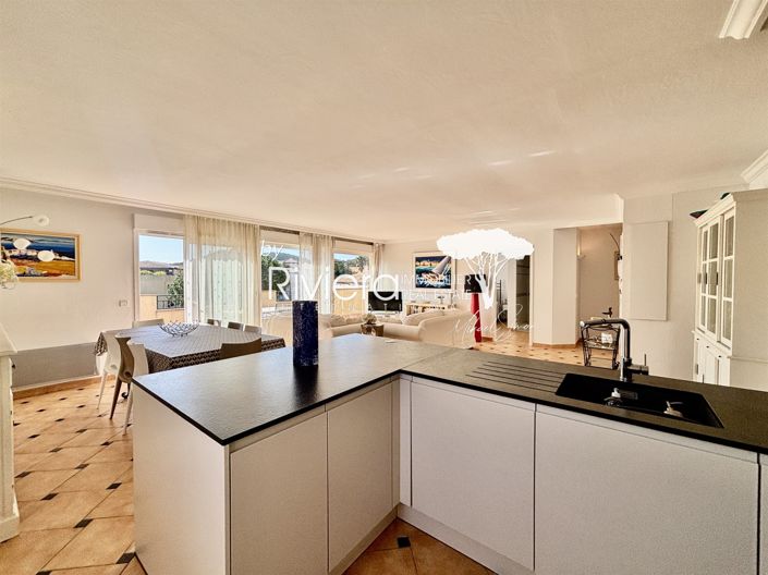 Image No.8-4 Bed Apartment for sale