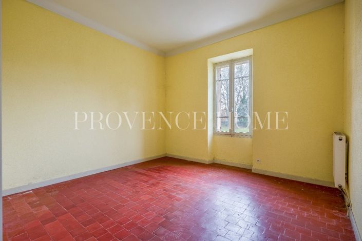 Image No.11-Propriété de 5 chambres à vendre à Robion