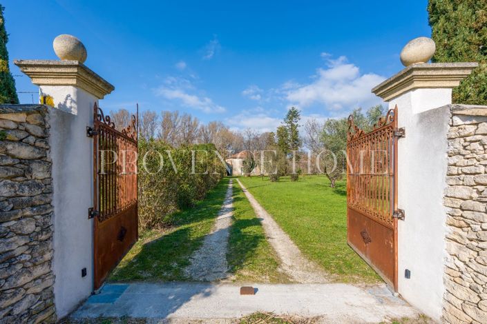 Image No.19-Propriété de 5 chambres à vendre à Robion