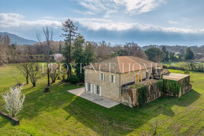 Image No.3-Propriété de 5 chambres à vendre à Robion