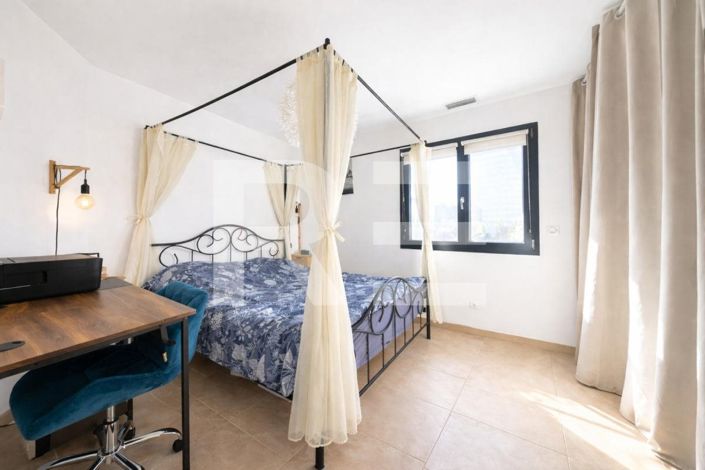 Image No.7-3 Bed House for sale