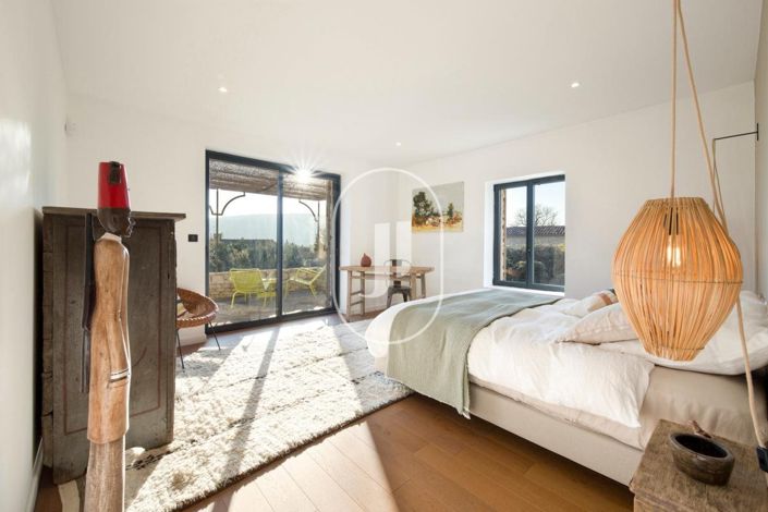 Image No.8-3 Bed House for sale