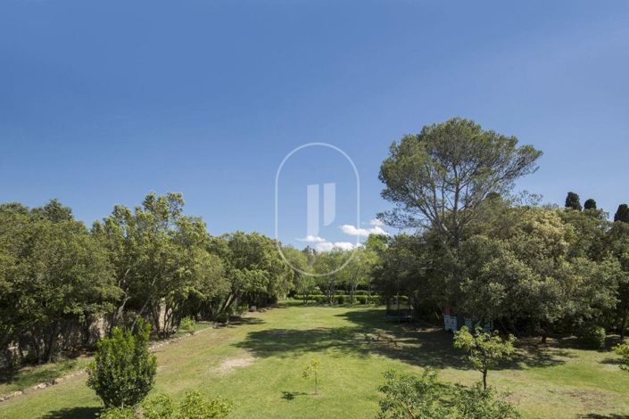 Image No.10-6 Bed House for sale