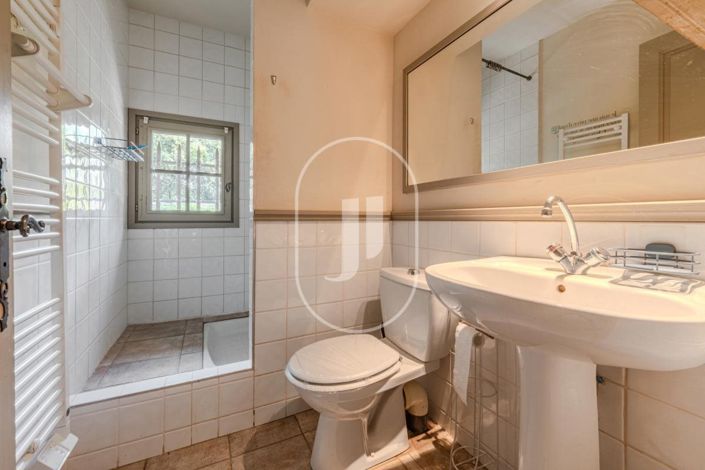Image No.12-6 Bed House for sale