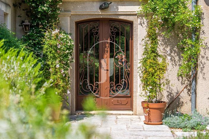 Image No.4-6 Bed House for sale