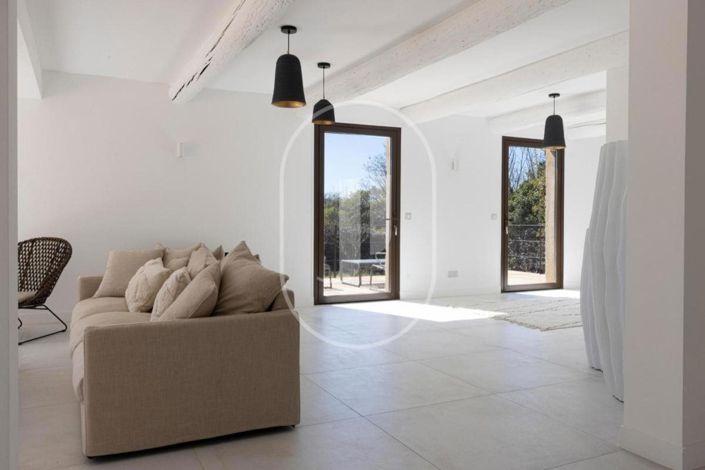 Image No.31-4 Bed House for sale