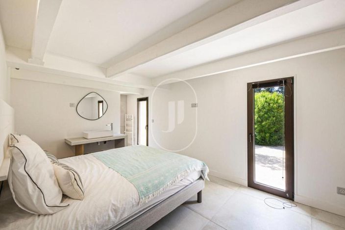 Image No.39-4 Bed House for sale