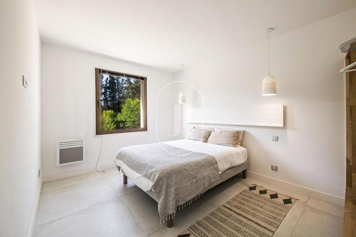 Image No.46-4 Bed House for sale