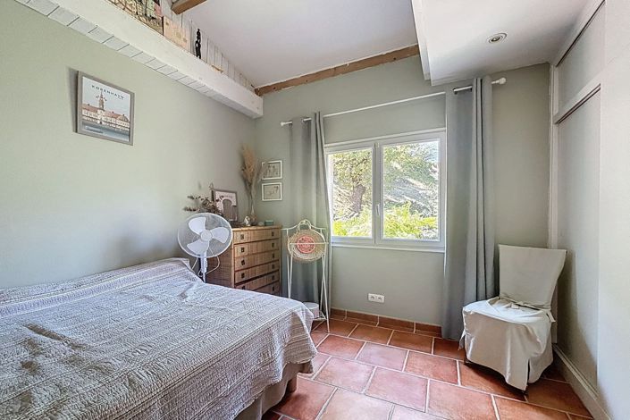 Image No.10-3 Bed House for sale