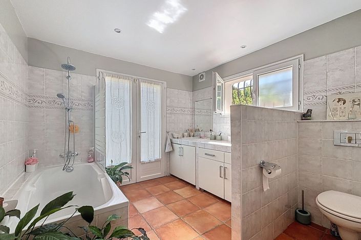 Image No.12-3 Bed House for sale