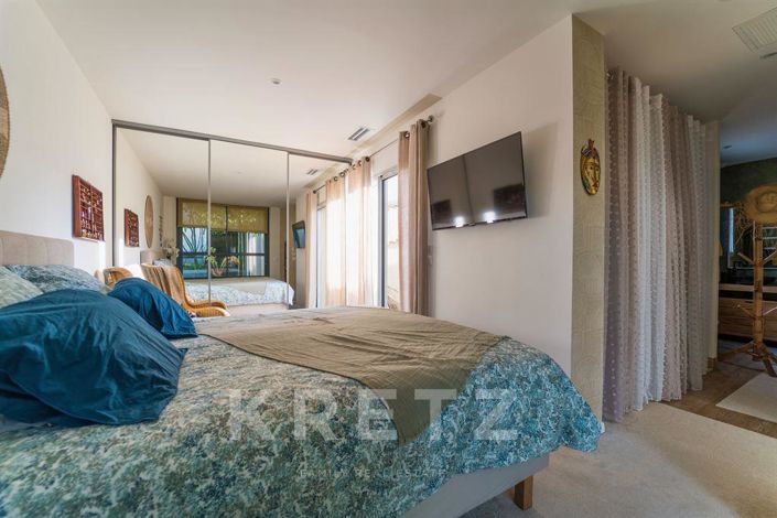 Image No.10-4 Bed Property for sale