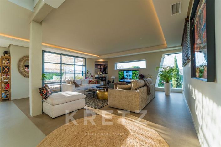 Image No.8-4 Bed Property for sale