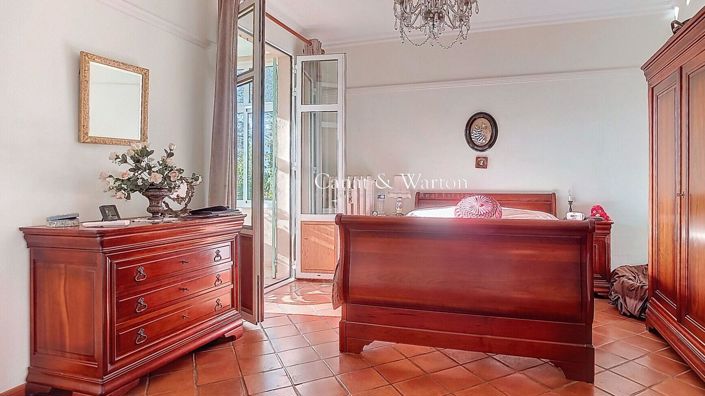 Image No.8-3 Bed Property for sale