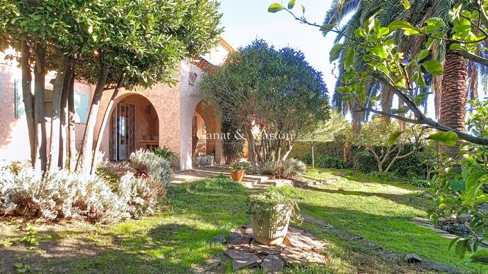 Image No.9-3 Bed Property for sale