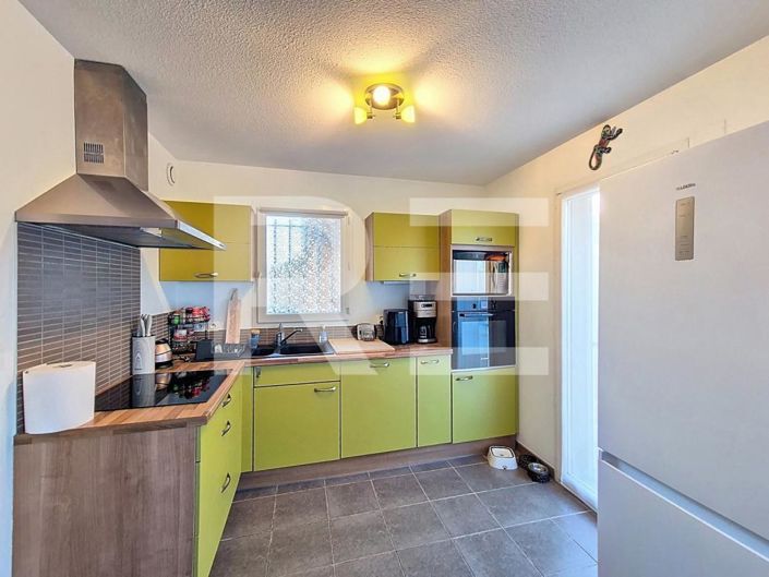 Image No.5-2 Bed House for sale