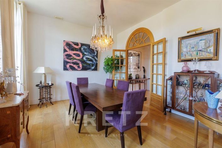 Image No.11-6 Bed Property for sale