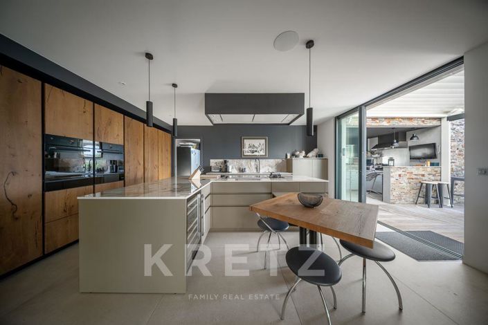 Image No.10-4 Bed House for sale