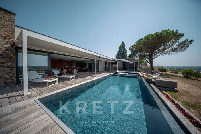 Image No.2-4 Bed House for sale