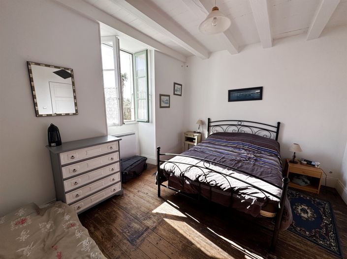 Image No.10-2 Bed House for sale