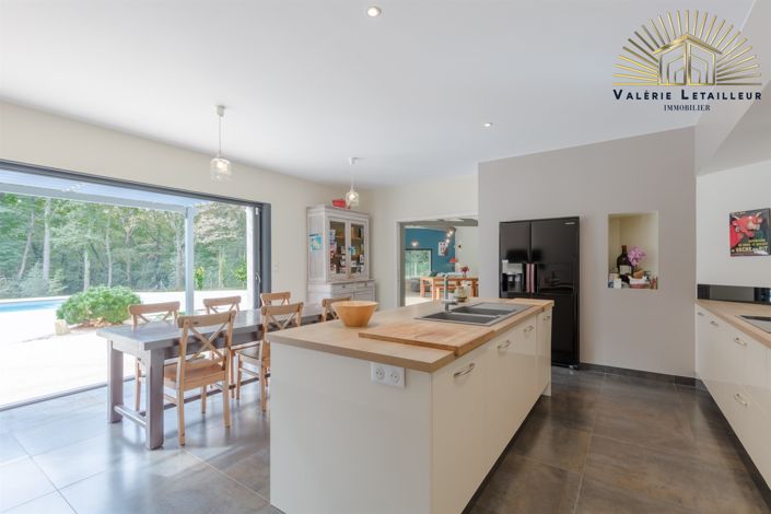 Image No.5-5 Bed House for sale