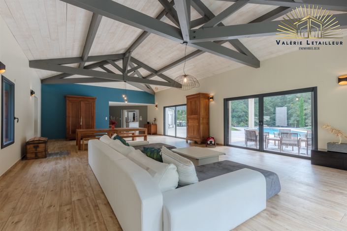 Image No.6-5 Bed House for sale