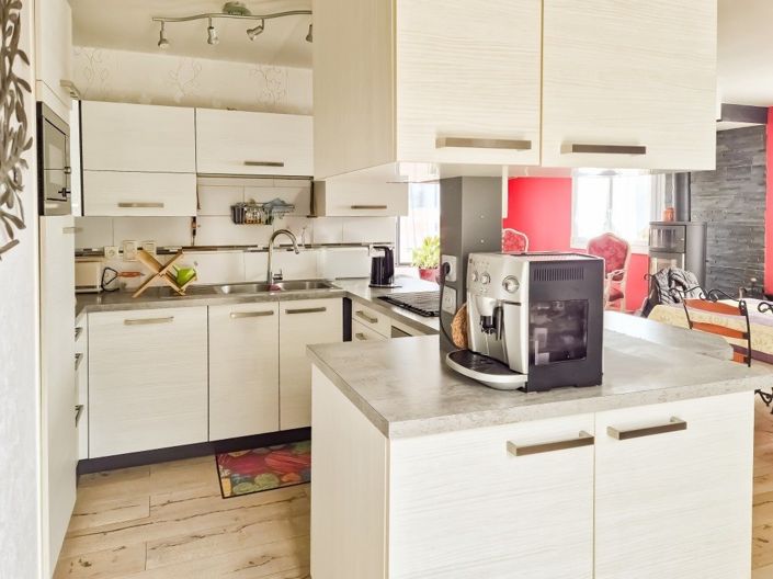 Image No.10-4 Bed House for sale