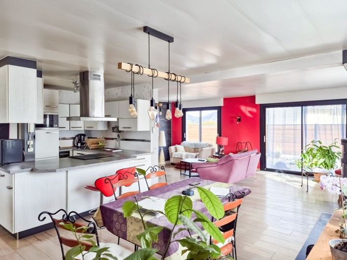 Image No.9-4 Bed House for sale