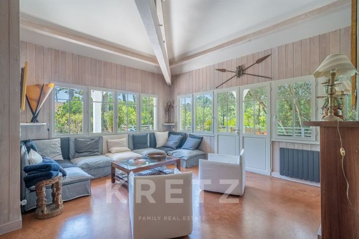 Image No.5-5 Bed House for sale