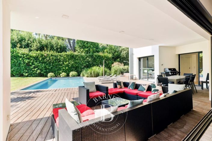 Image No.12-4 Bed House for sale