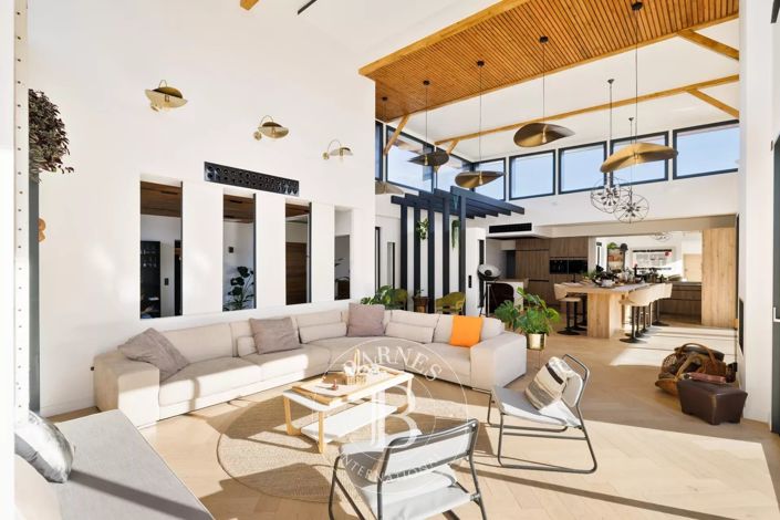 Image No.3-4 Bed House for sale