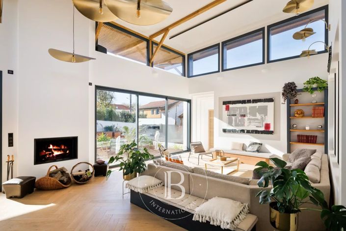 Image No.4-4 Bed House for sale