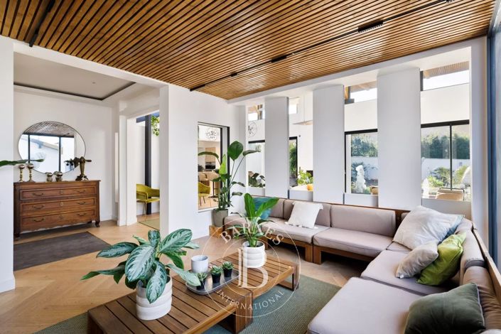 Image No.5-4 Bed House for sale