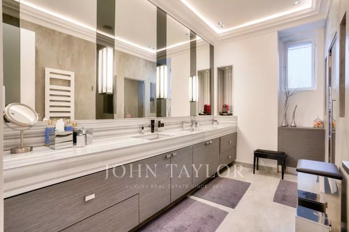 Image No.12-5 Bed Apartment for sale