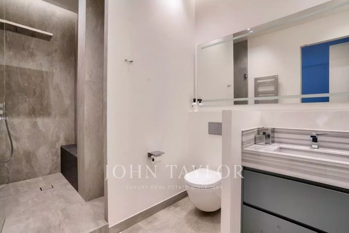 Image No.21-5 Bed Apartment for sale