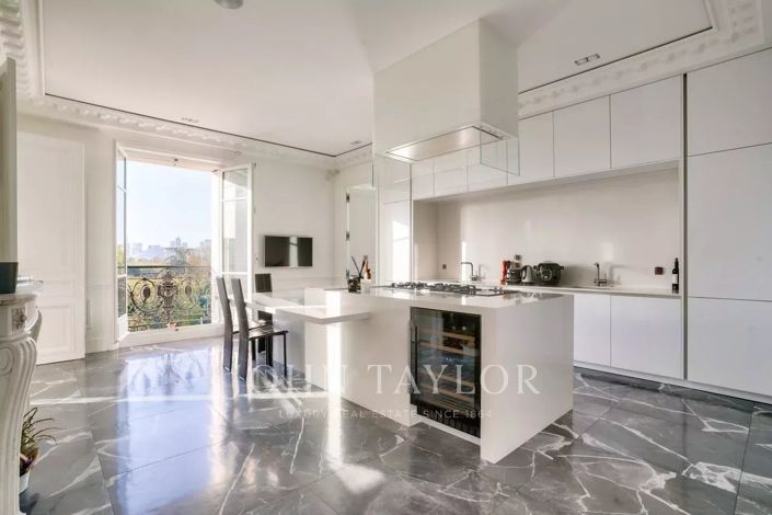 Image No.8-5 Bed Apartment for sale