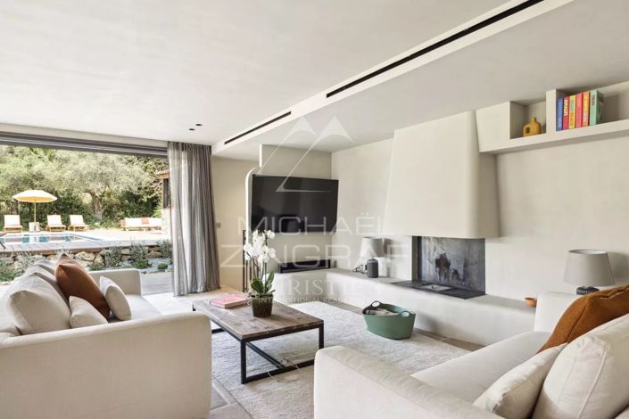 Image No.6-4 Bed House for sale