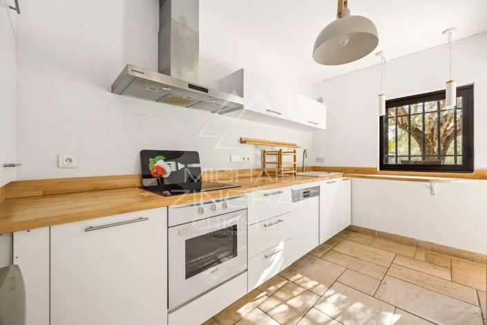 Image No.5-4 Bed House for sale