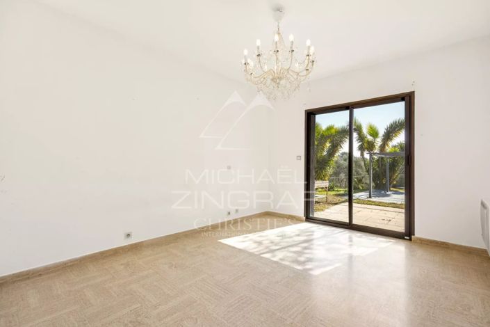 Image No.6-4 Bed House for sale