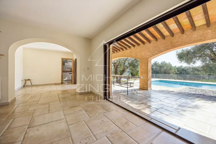Image No.8-4 Bed House for sale