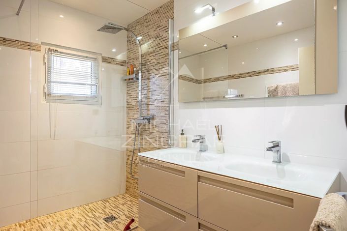 Image No.7-Maison de 4 chambres à vendre à Cannes