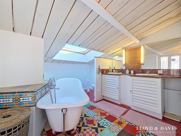 Image No.10-4 Bed House for sale